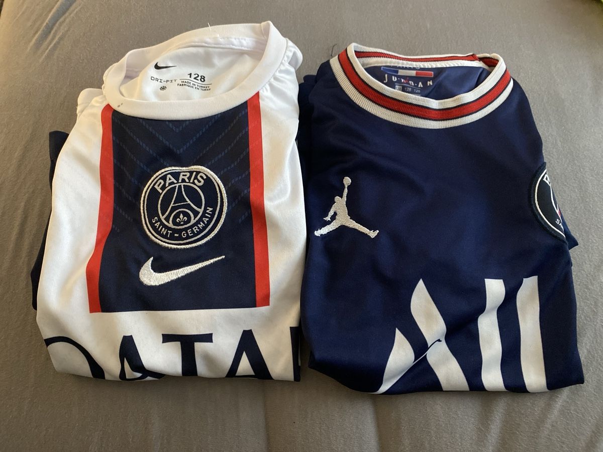 Canottiere & Pantaloni: Paris Saint-Germain Trikot Set, Gr. 128 – Usato da Wangen b. Olten venduto da Sarina93881621