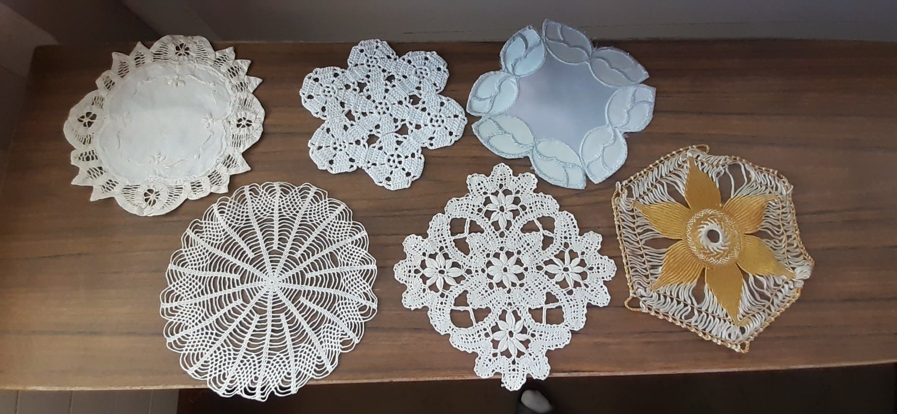 Altra biancheria da tavola: Lot Deckchen Vintage – Usato da Mörschwil venduto da wunderkiste44