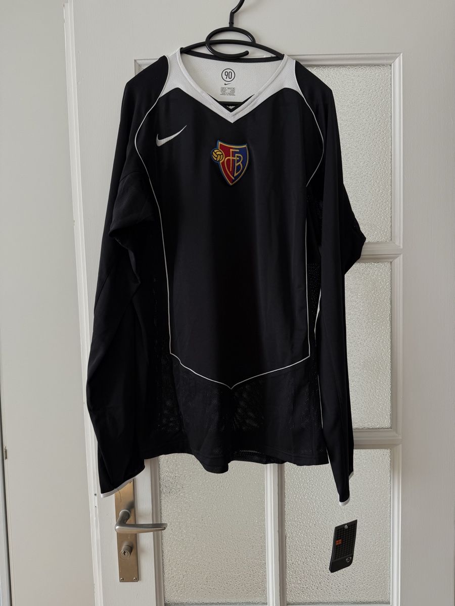 Nike Leibchen & Hosen: Fc Basel Trikot Schwarz XL Neu – Neu (gemäss Beschreibung) aus Basel von momo.st 1