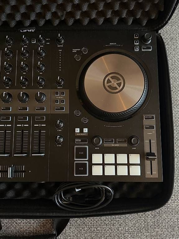 Traktor Console di mixaggio: Native Instruments Traktor Kontrol S3 DJ-Controller + Case – Usato da Luzern venduto da MBseller 1