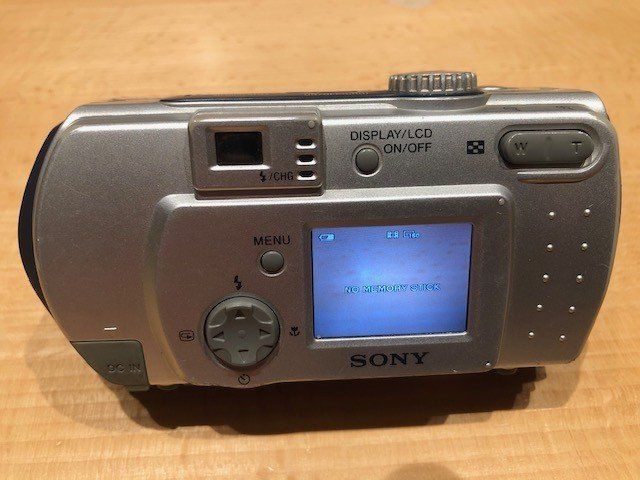 Sony Kamera: Sony Cyber-shot 2.1 Mega Pixels – Gebraucht aus Altbüron von zet_pnw5 2