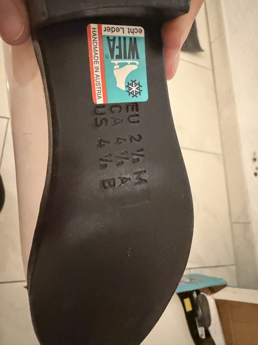 Pattini da ghiaccio: WIFA Eiskunstlaufschuhe Goldstar – Nuovo (secondo la descrizione) da Seengen venduto da Gegu2 2