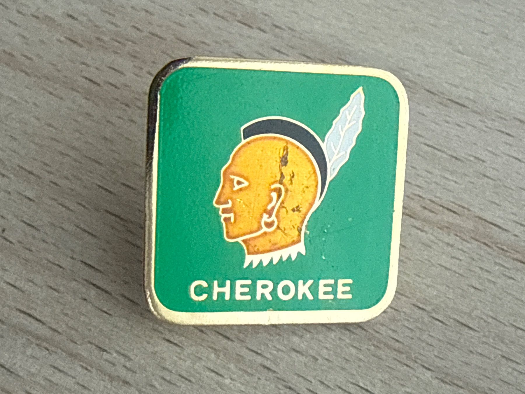 Plaquettes & Badges: Pin Cherokee – D'occasion à Glattbrugg par Schweigmatt