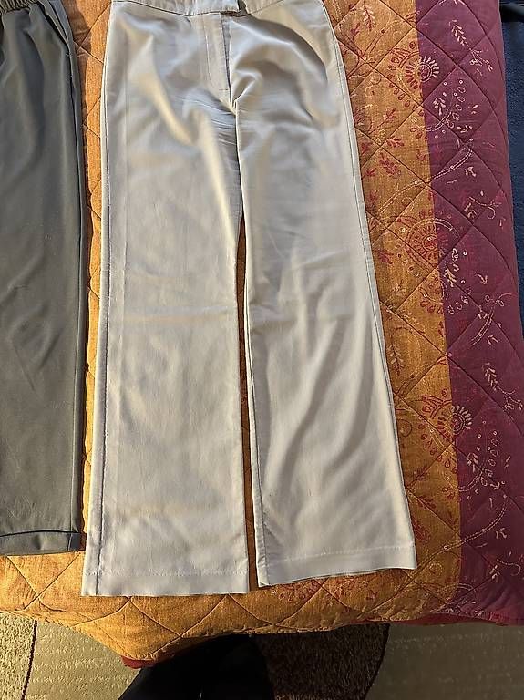 Pantaloni: 2 Damen Hosen 36 – Usato da Therwil venduto da jas_vpt8 1