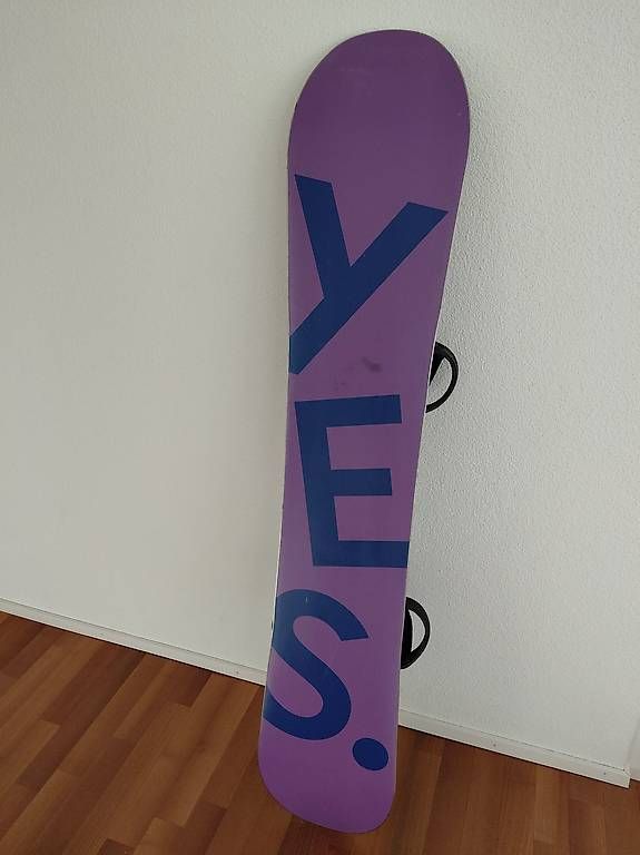 Board: Snowboard "YES" ink. Bindung und Tragetasche Dakine – Usato da Mönchaltorf venduto da Swiss131 2