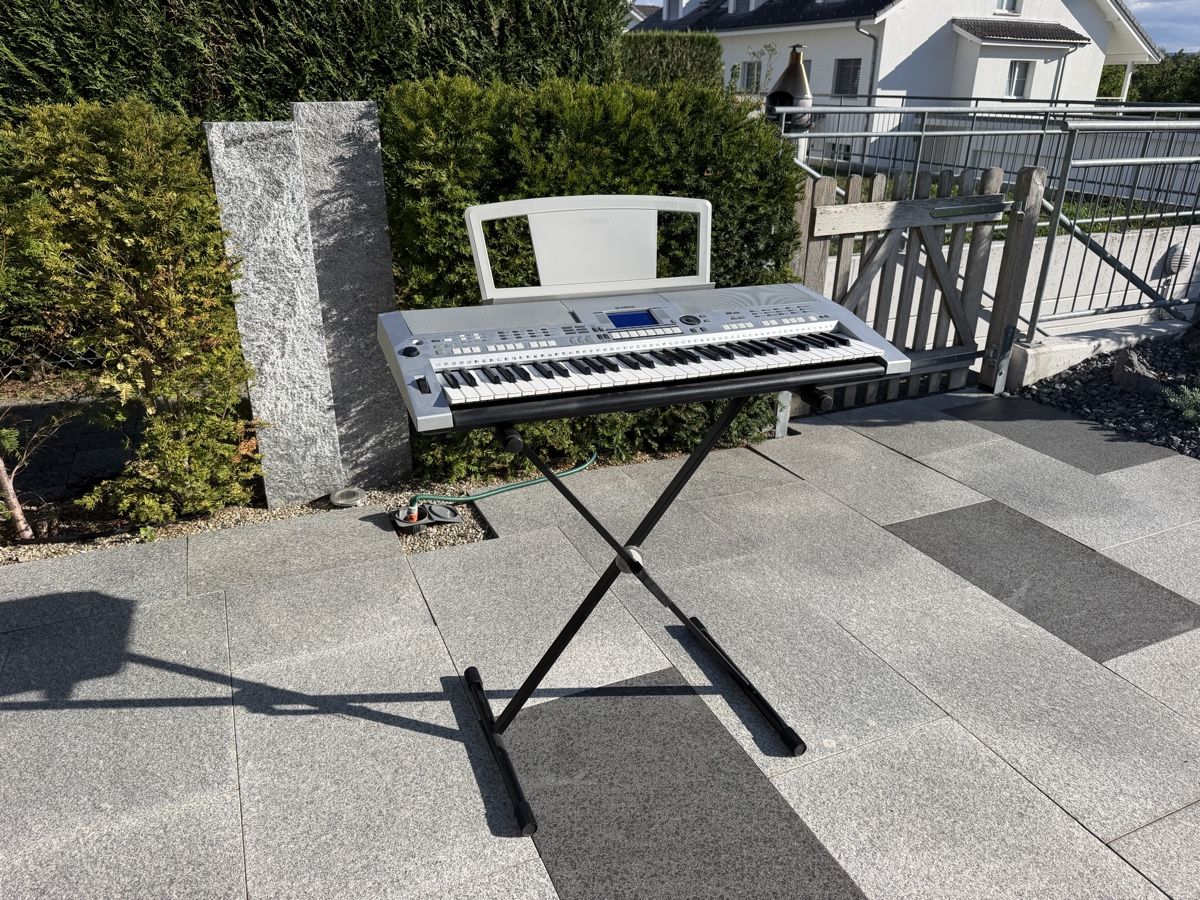 Yamaha Strumenti musicali: Keyboard Yamaha – Usato da Bassersdorf venduto da vaneliii13 1