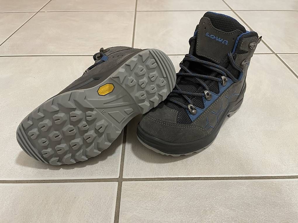 Schuhe für Jungen: Wanderschuhe LOWA Kinder Grösse 31 neu – Neu und originalverpackt aus Tobel von rob_95 1
