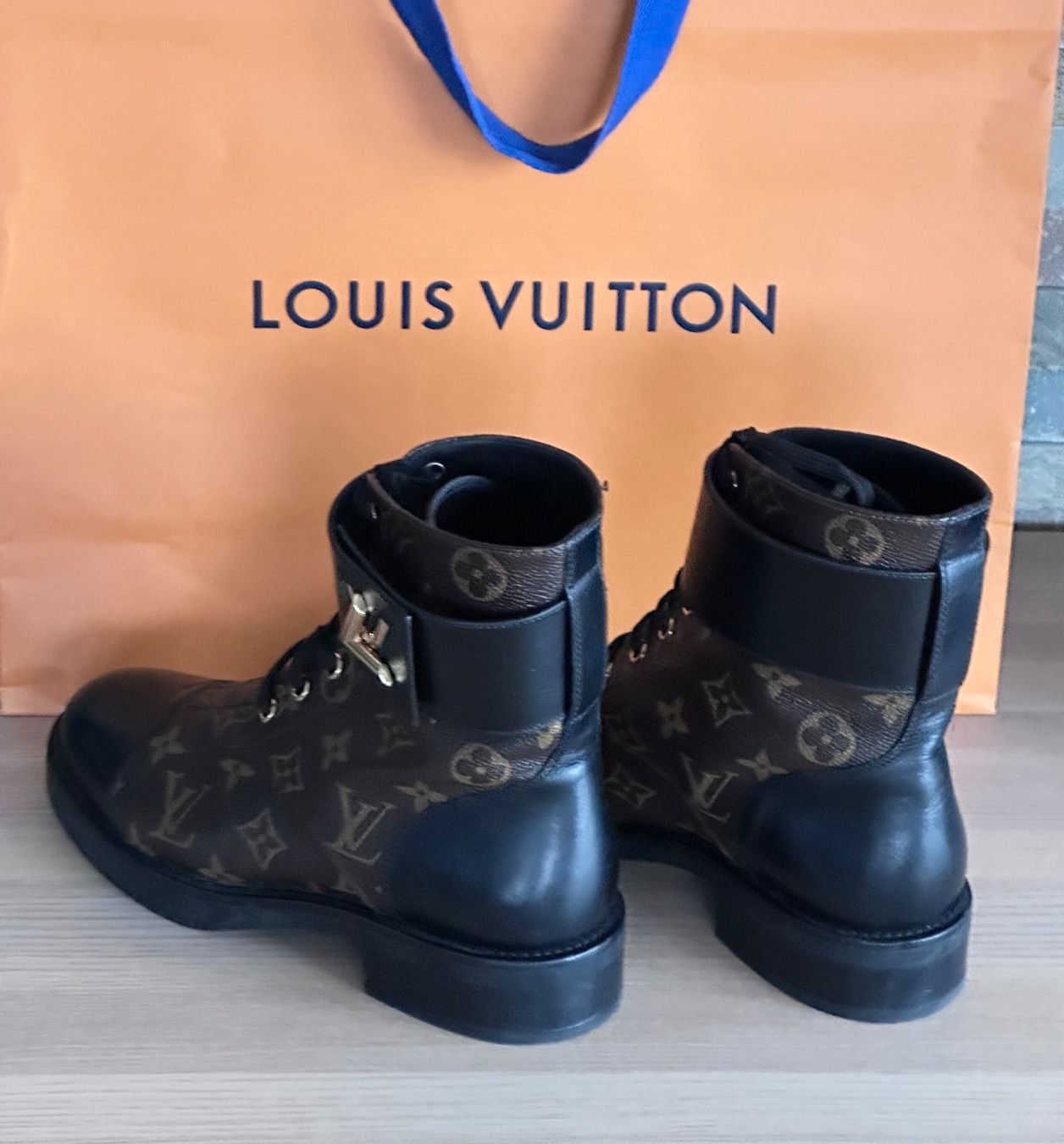 Louis Vuitton Scarpe da donna: Louis Vuitton Wonderland Flat Ranger – Usato da Reinach AG venduto da BisMad3 4