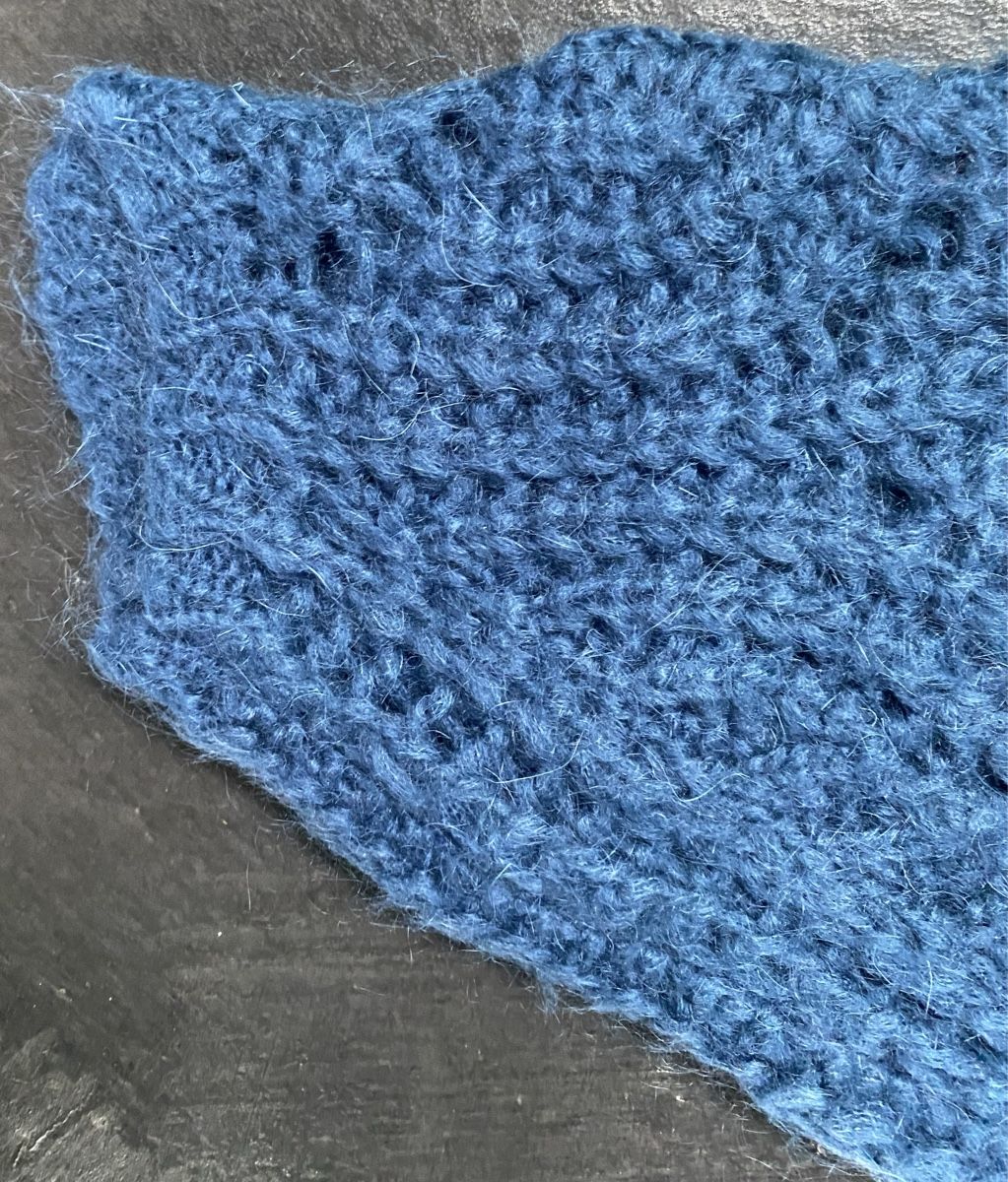 Maglioni & Felpe: Pulli Essentiel Antwerp blau – Usato da Chur venduto da simhofstr 4