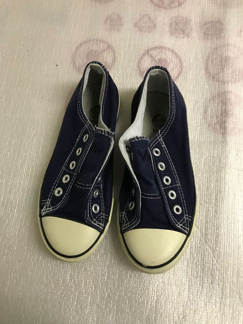 Scarpe per ragazzi: 6  paar Kinderschuhe grösse 32 – Usato da Thun venduto da jeff070 1