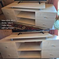 Fernsehmöbel auf Rollen