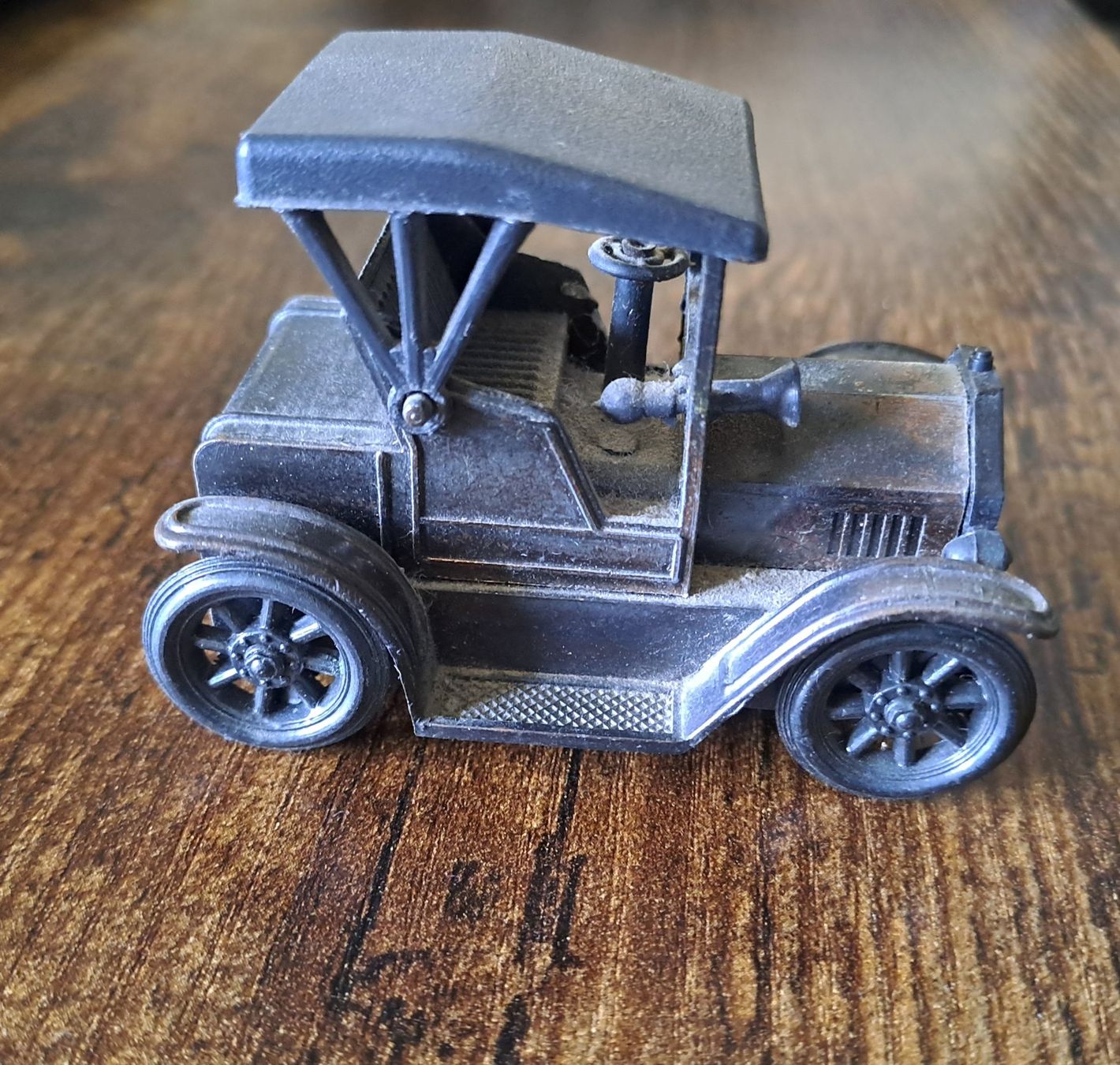 Temperini: Antiker Bleistiftspitzer Auto 1917 – Usato da Bertschikon Gossau venduto da Singeruwe