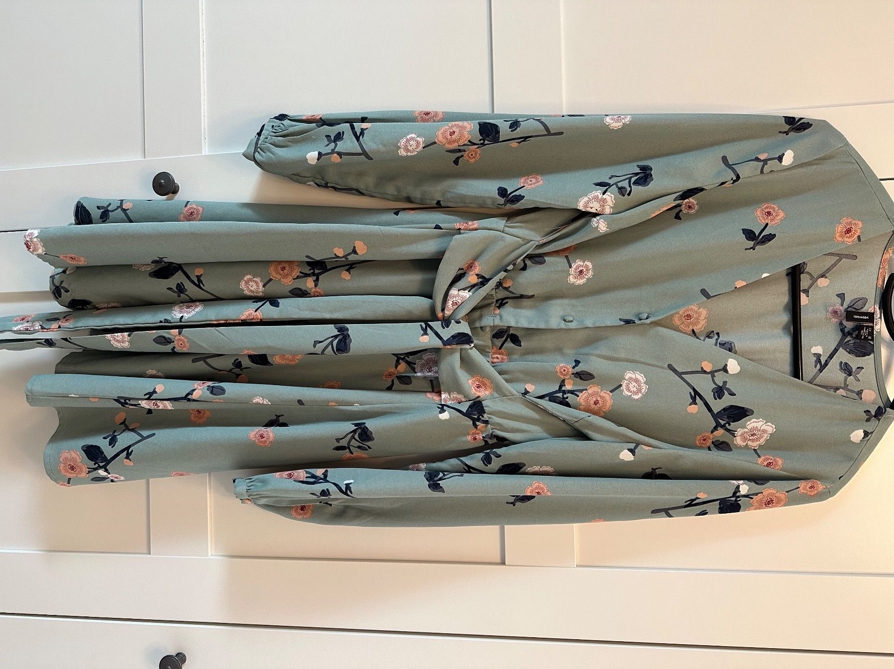 Vero Moda Vestiti: Kleid mit Blumenmuster – Usato da Adlikon venduto da Chbu84