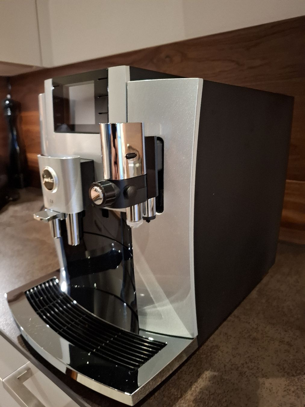 Jura Kaffeevollautomat Kaffee Lauft Nur Aus Einer Duse