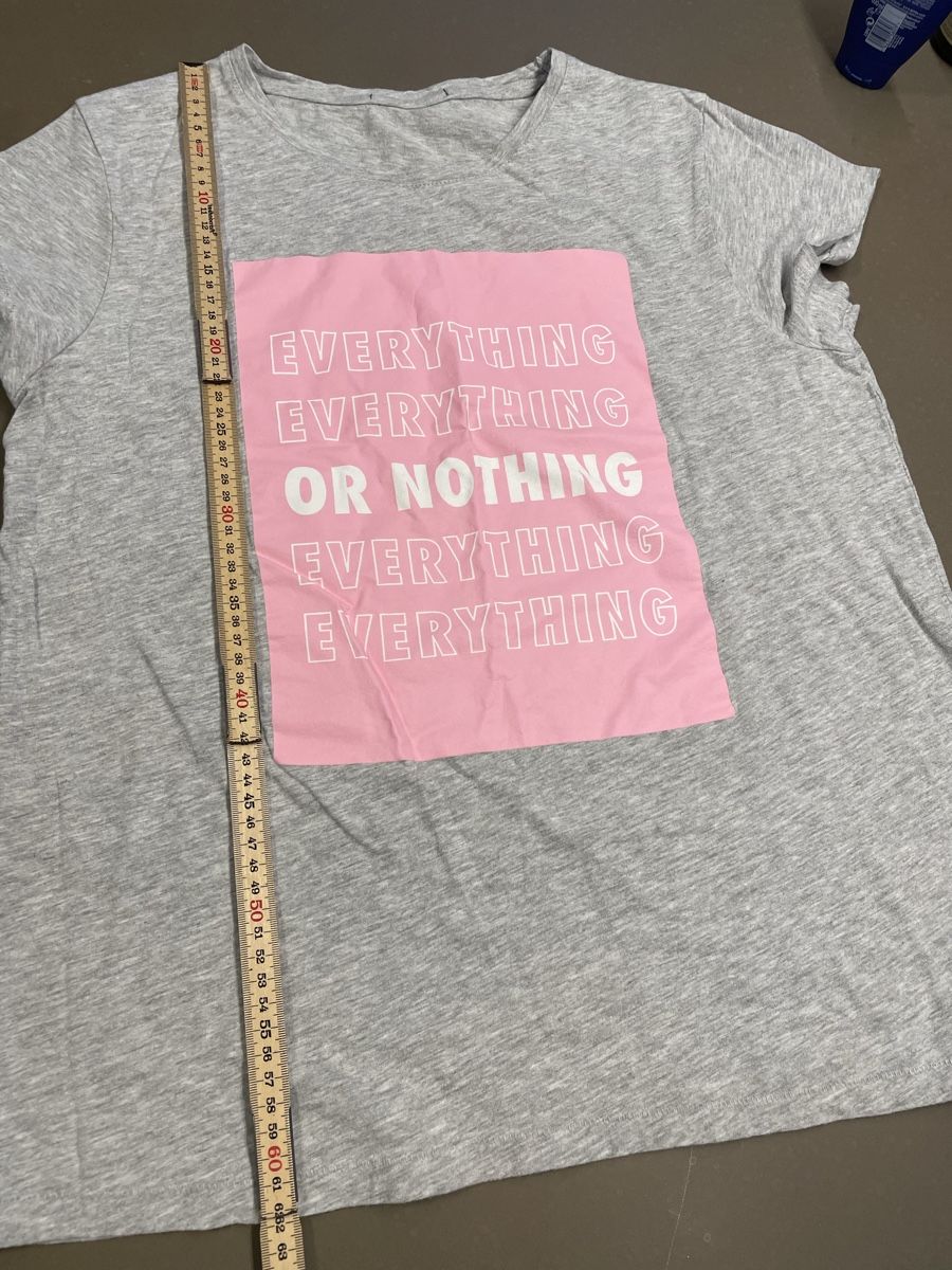 T-shirts: NEW Cool Grey "Everything" T-Shirt, Size L – Neuf (Voir description) à Oberwil BL par Stellochkas 1