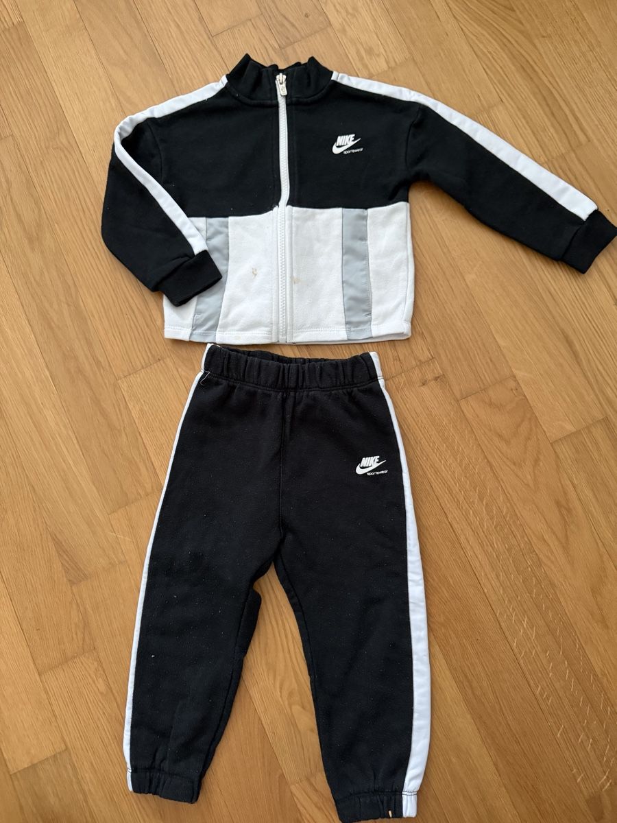 Nike Completi: Nike Jogginganzug Grösse 86-92cm.  – Usato da Füllinsdorf venduto da had_kv5k