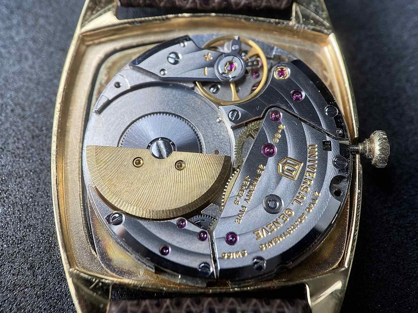 Universal Genève Orologi: Universal Genève Gilt Shadow ultra slim, Micro-Rotor – Usato da Luzern venduto da ChronoScope6004 8