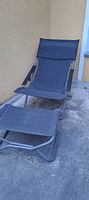 Chaise longue de jardin avec repose pied independant