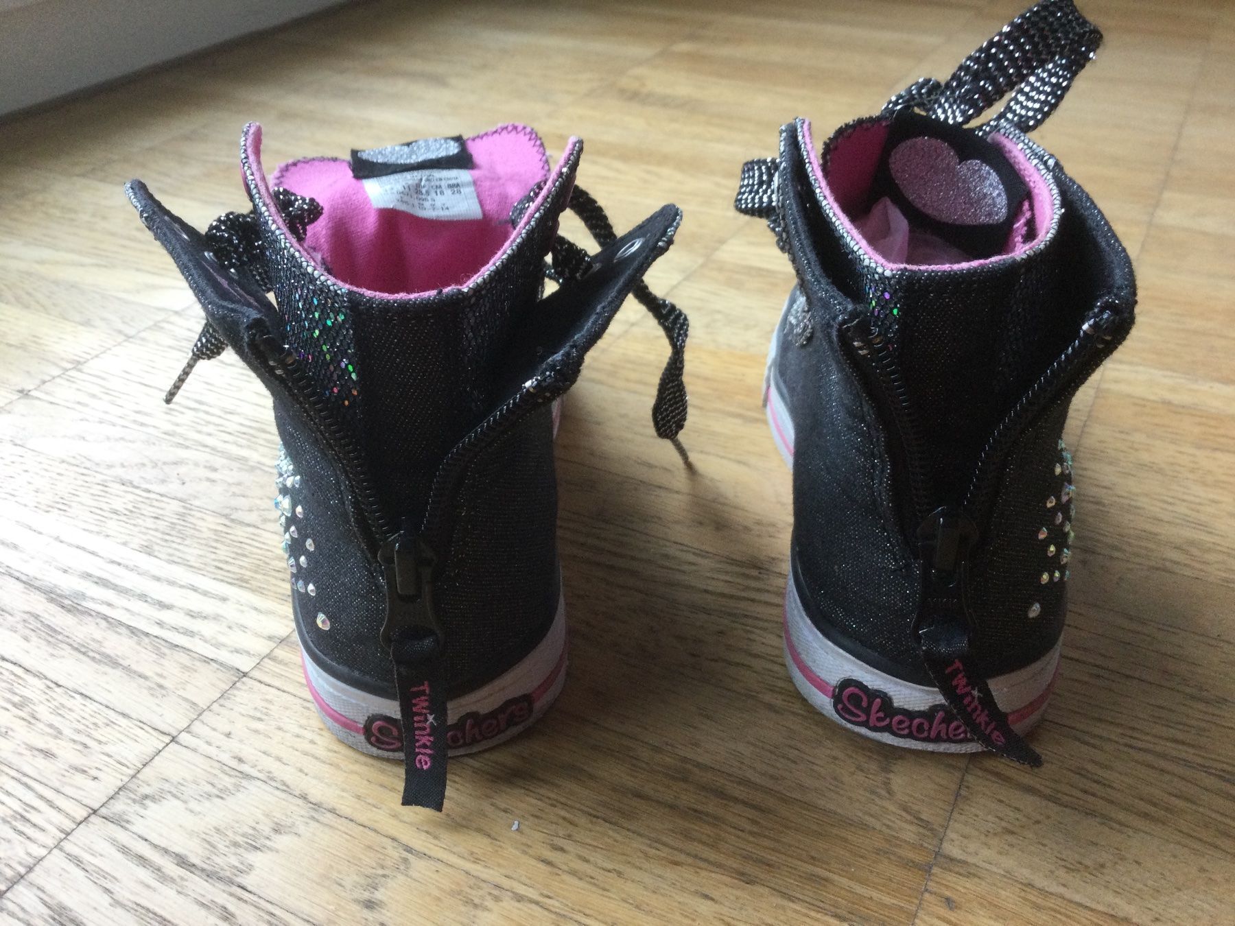Skechers Scarpe per ragazze: Mädchen Sneakers Skechers Gr 28.5 – Usato da Zürich venduto da VorlonShadow 3