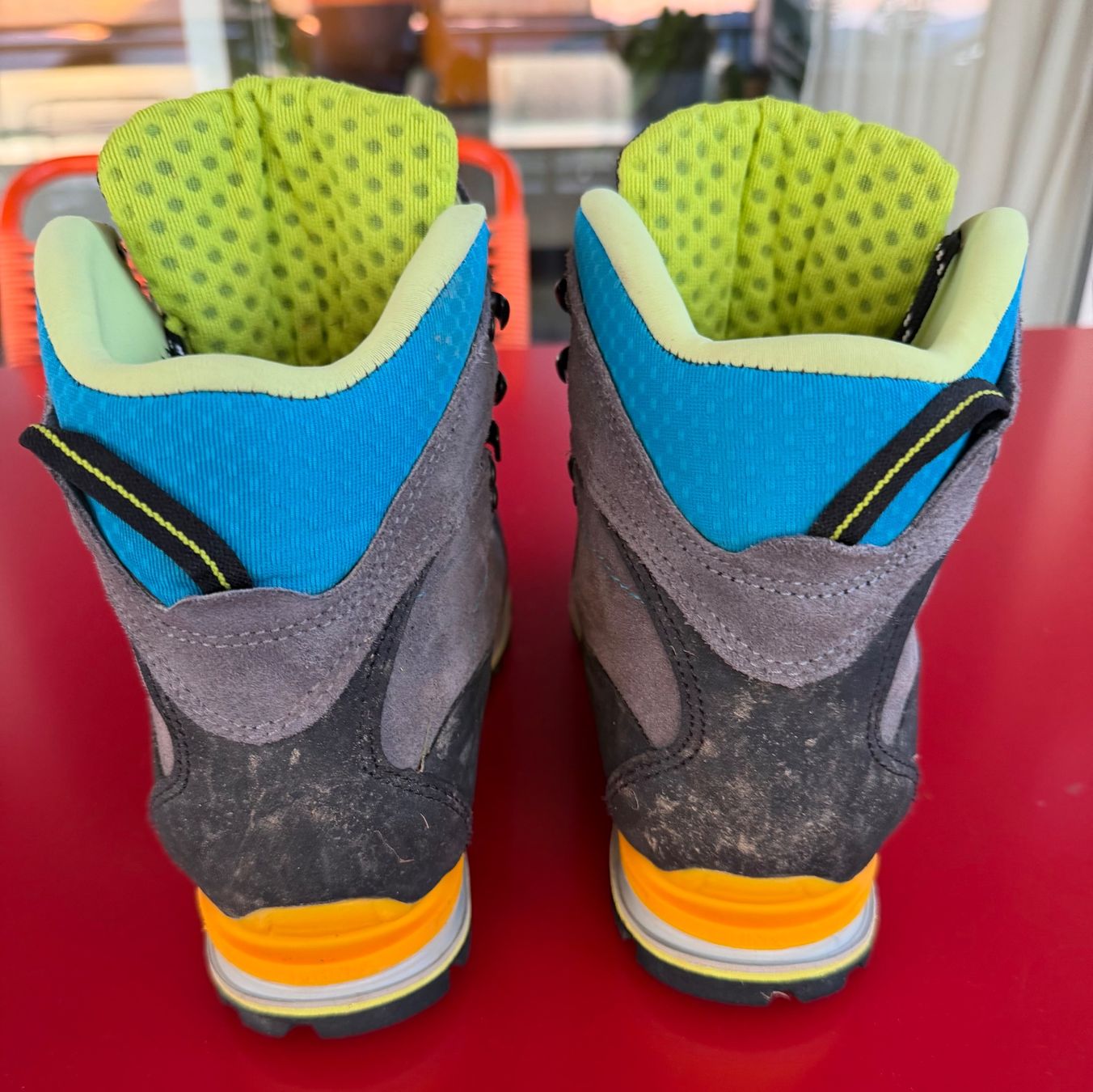 Meindl Scarpe da donna: Meindl Berg und Wanderschuhe Grösse 39 – Usato da Benken SG venduto da Ort 2
