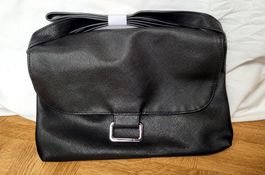 neue schwarze Umhängetasche - super chic