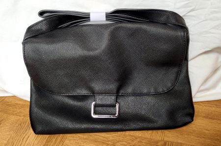 neue schwarze Umhängetasche - super chic