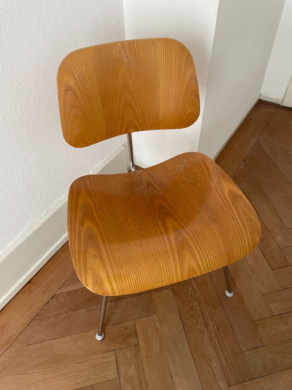 Eames Sedie: Herman Miller Eames DCM Stuhl / Chrom und Holz – Usato da Zürich venduto da hol_q8sg 1