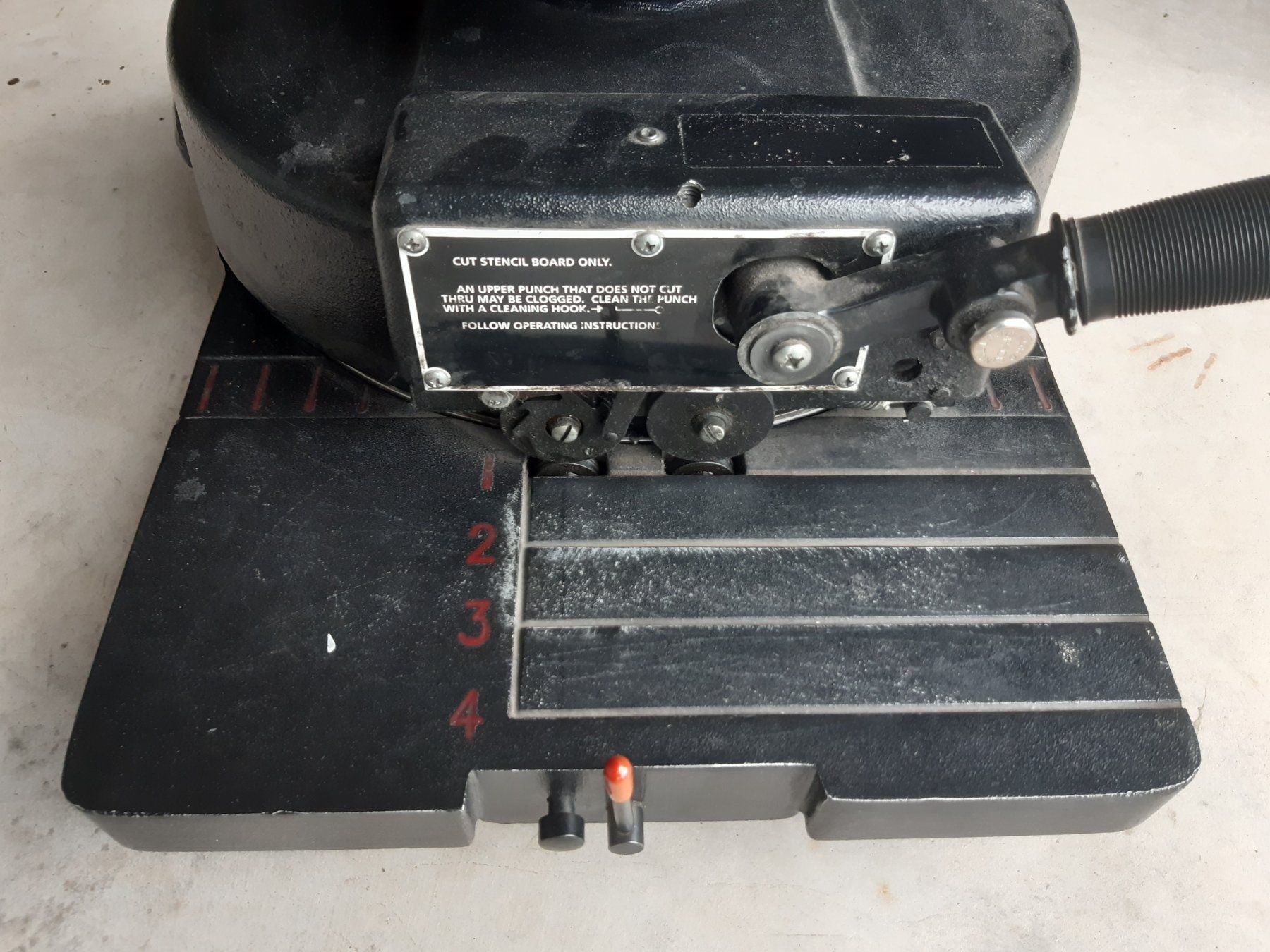 Alle Maschinen: Marsh Stencil Cutting Machine Model R1, Stanzmaschine – Gebraucht aus Mitlödi von blackgnat79 5