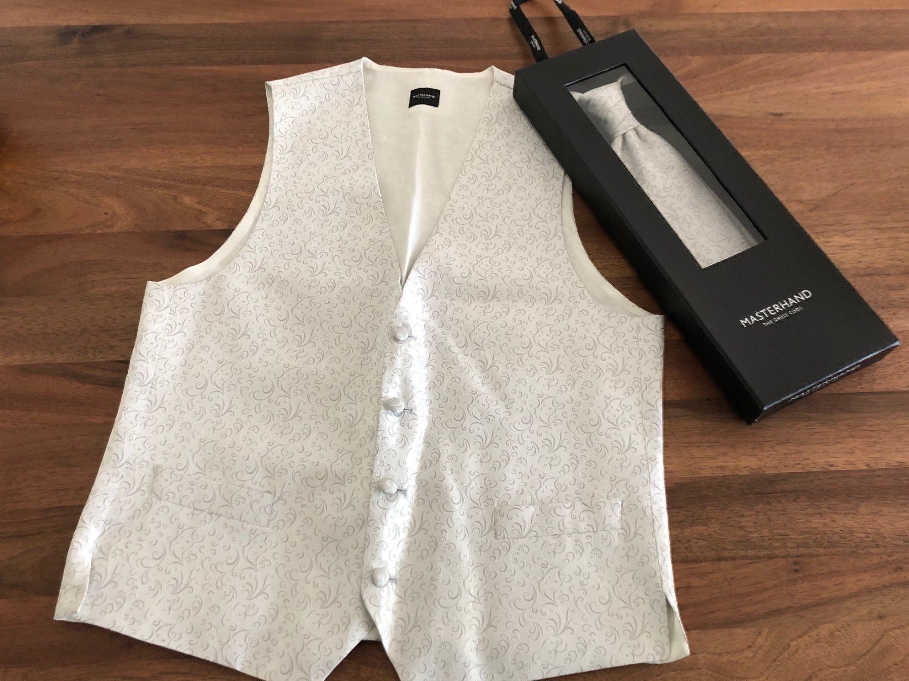Gilet & Giacche: Seide Hochzeit Gilet & Krawatte – Nuovo (secondo la descrizione) da Luzern venduto da julia917