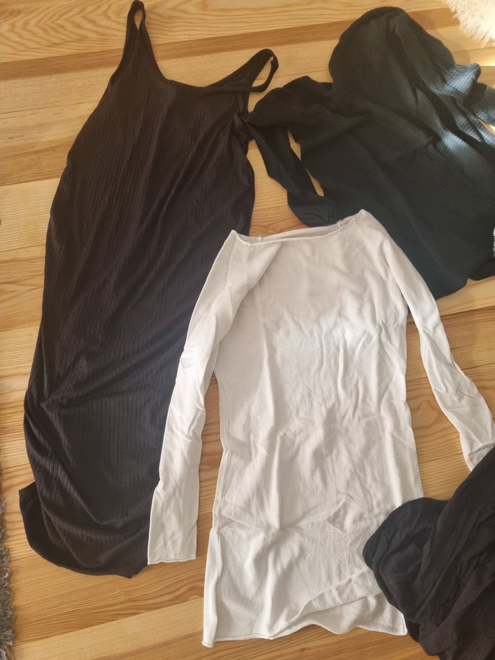 Lotti di vestiti: Minikleid Kleid Strickkleid Kleiderpaket Longpullis – Usato da Pratteln venduto da madi1990 2