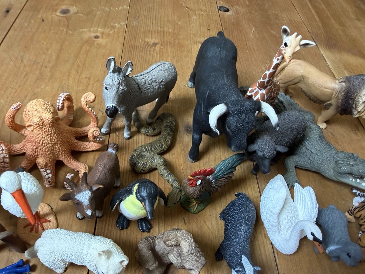 Schleich Figurines: 32 Schleich Tiere  – D'occasion à Zürich par zuerich16 4