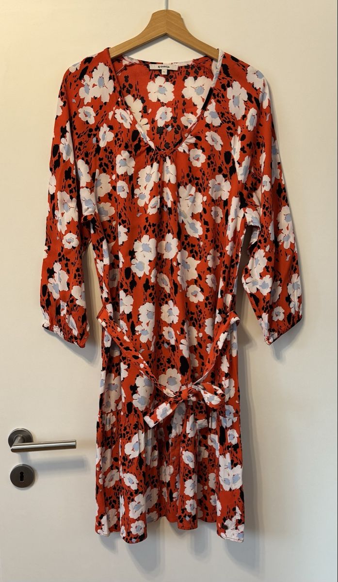 Vestiti: Garcia Kleid Blumenmuster Rot Grösse L  – Nuovo (secondo la descrizione) da Flumenthal venduto da Krajan