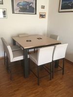Table de salle à manger et ses 6 chaises hautes, neuf