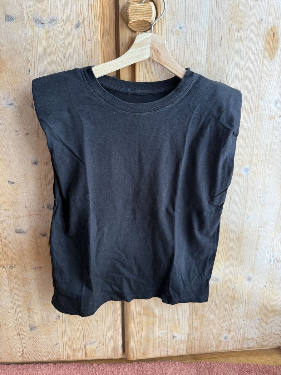 Zara Top: Zara Black padded shoulder top – Usato da Zürich venduto da Eb_ 3