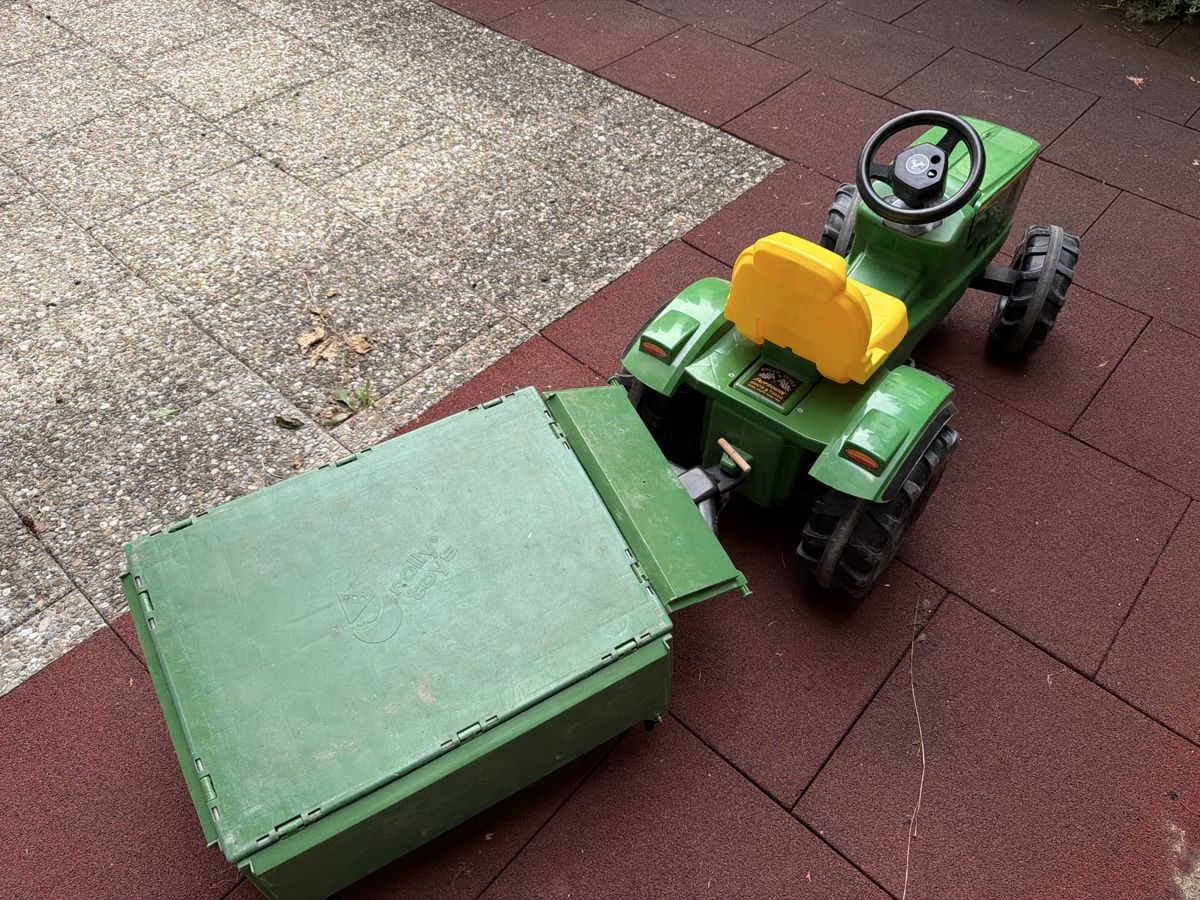John Deere Fahrzeuge für Kinder: Kindertraktor John Deere 6210R mit Anhänger – Gebraucht aus Stans von lion85 4