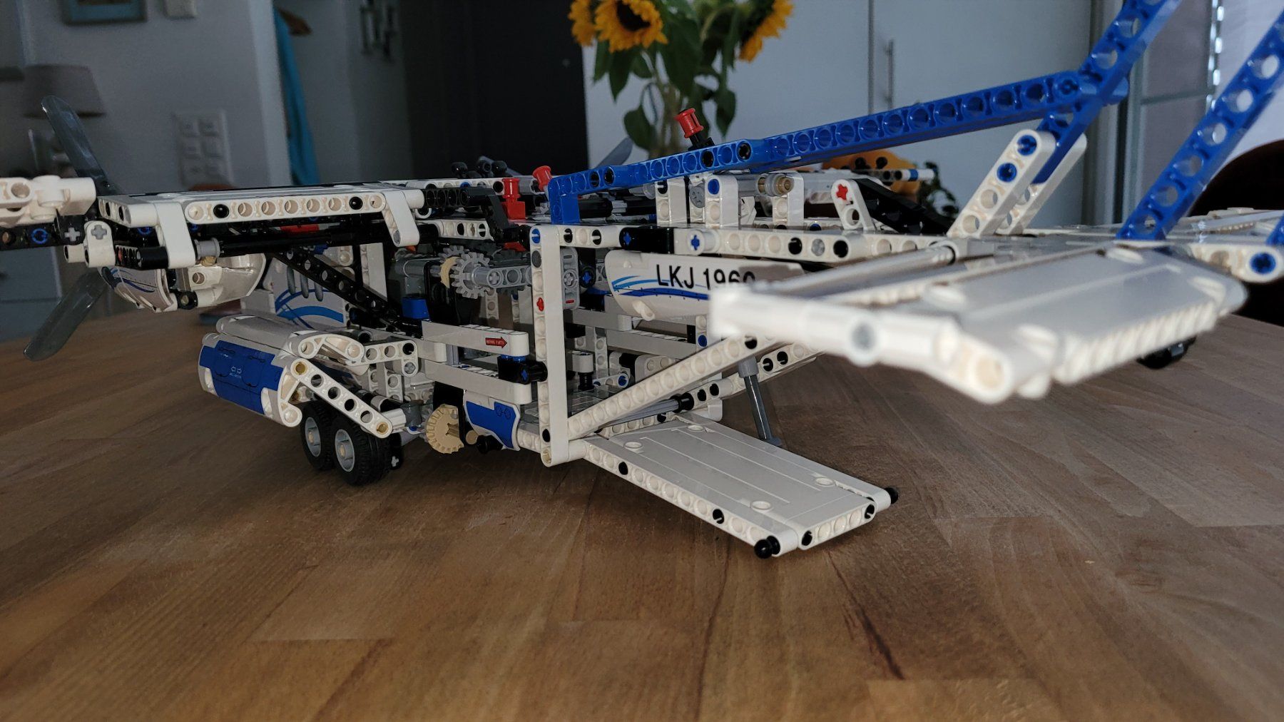 Lego Kit di costruzioni: Frachtflugzeug 42025 – Usato da Olten venduto da Einwegparadies 5