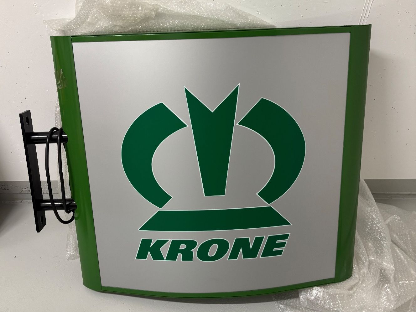 Insegne: Leuchtreklame Krone – Usato da Gachnang venduto da cat_challenger 1