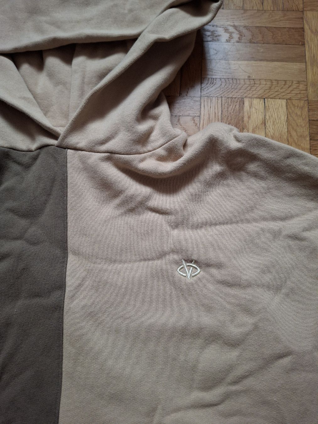 Lotti di vestiti: Ensemble jogging Visionnaire bicolore beige marron taille M – Nuovo (secondo la descrizione) da La Tour-de-Peilz venduto da AliciaaG 2