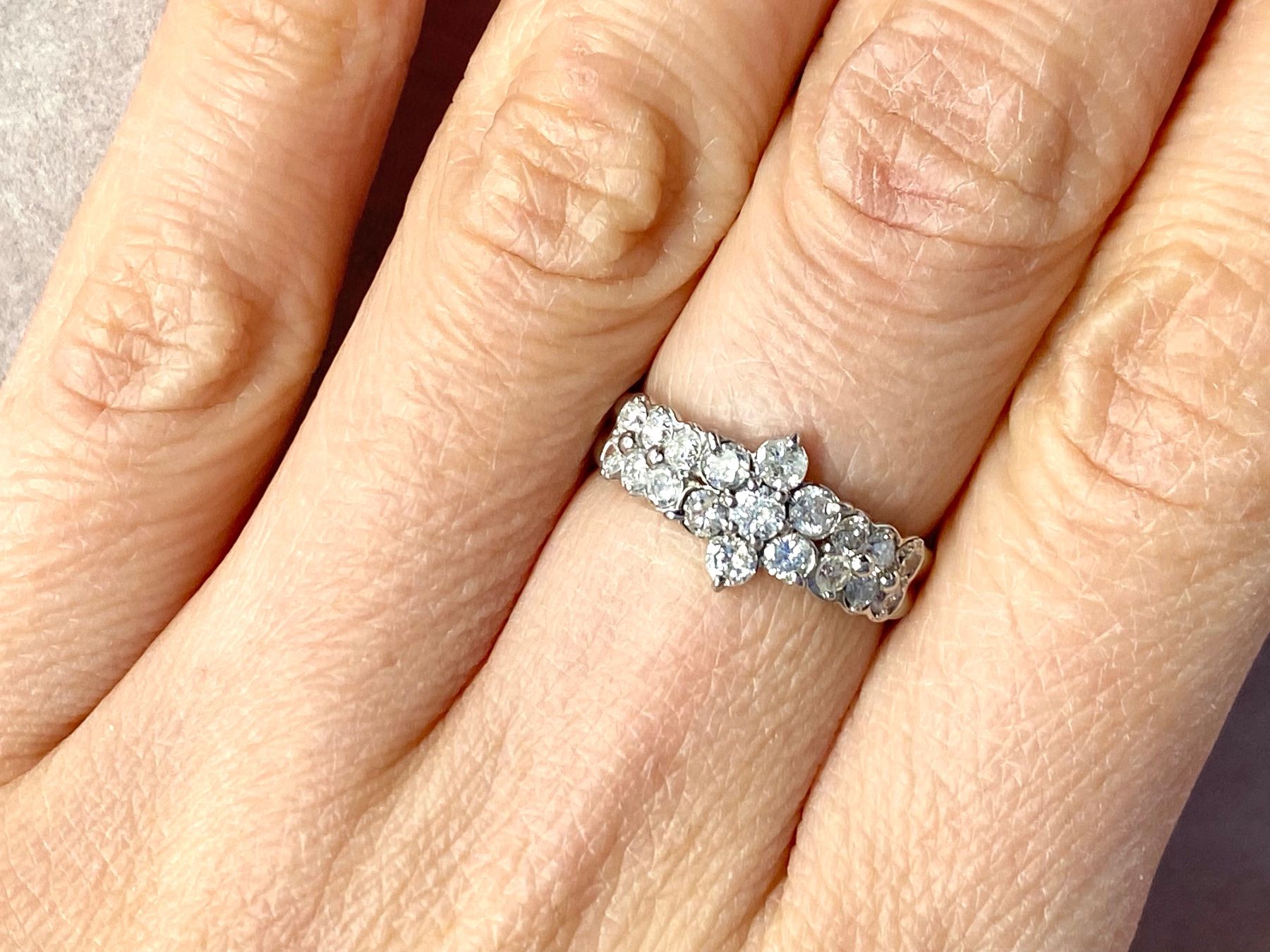 Ringe: 1ct Karat Diamant Ring aus Platin – Gebraucht aus Kriens von hannaandkiko