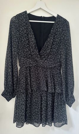 Schönes Sommerkleid mit Blumenmuster, Grösse 34