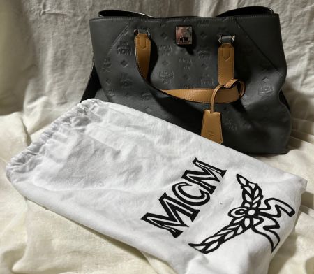 MCM Essential Tasche aus Leder