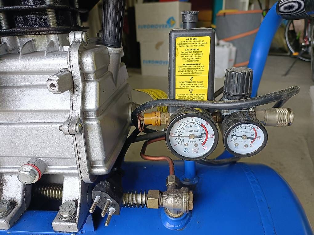 Kompressoren: Mobiler Luftkompressor / Kompressor mit Drucktank – Gebraucht aus Steckborn von AusbilderLoretzGmbH 2
