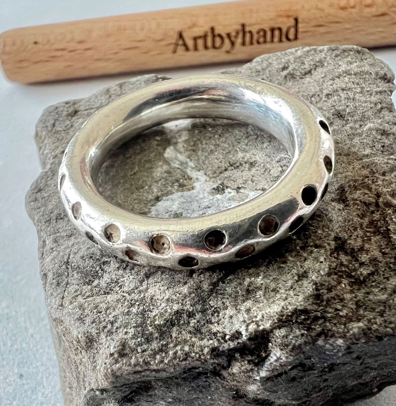 Anelli: Handgefertigt Eternity-Bandring Silber 925 Durchbruchmuster – Usato da Ruswil venduto da artbyhand