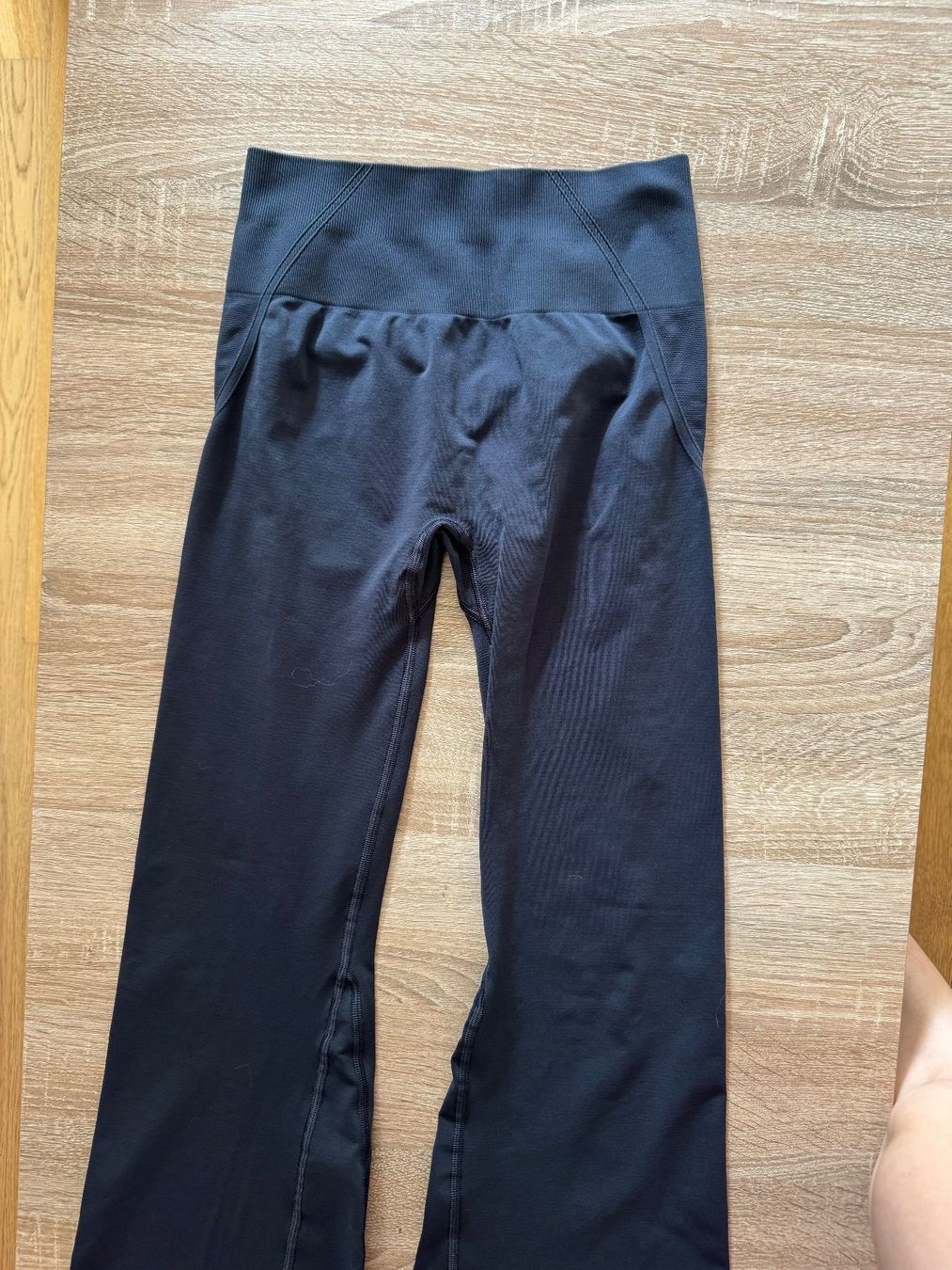 Leggings: Oner Active EFFORTLESSLIFT™ SEAMLESS FLARED BOTTOMS - S – Nuovo (secondo la descrizione) da Zürich venduto da SNovo 1