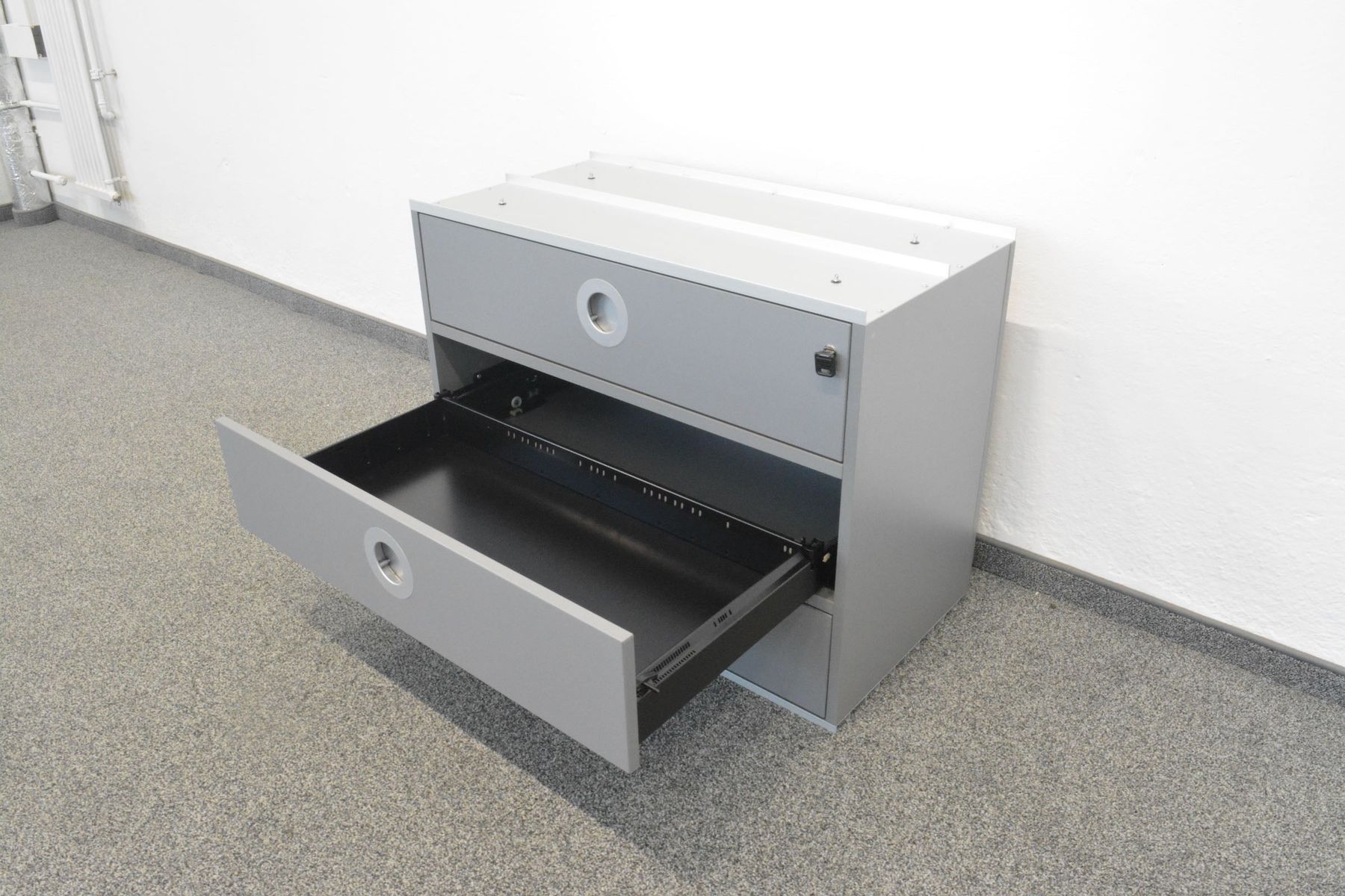Armadi: Denz D3 Tischmodul T2 Anthrazit mit Schlüssel – Usato da Schönenwerd venduto da mcofficeshop 3