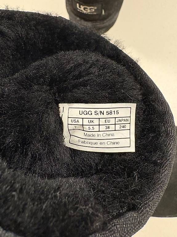 Scarpe da donna: UGG Boots schwarz Grösse 38 – Usato da Felsberg venduto da Riggel 3