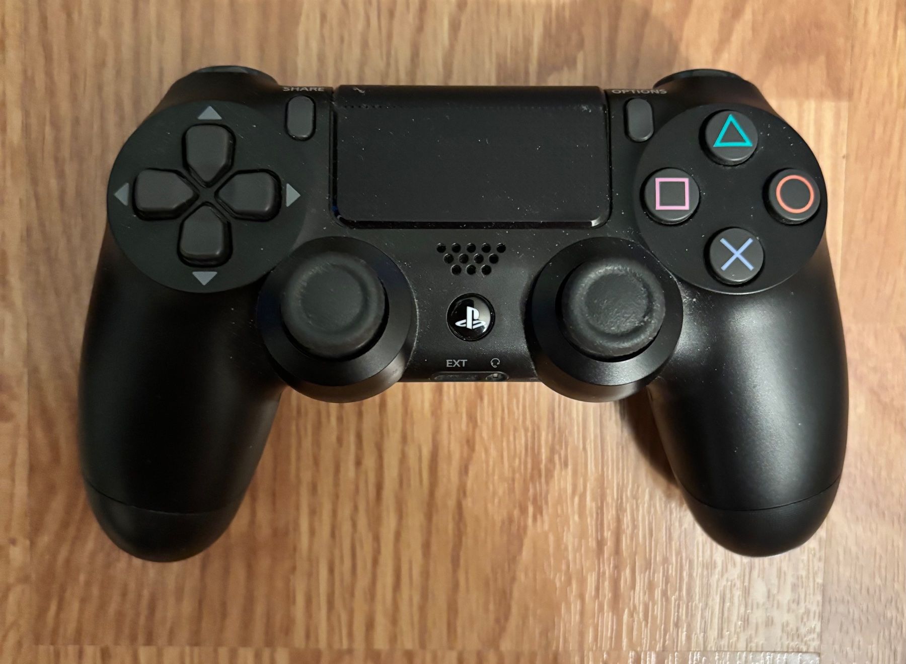 Sony Controller: 2x PlayStation 4 (PS4) Controller mit SpeedLink Ladestation – Defekt aus Suhr von twt_gb7n 4