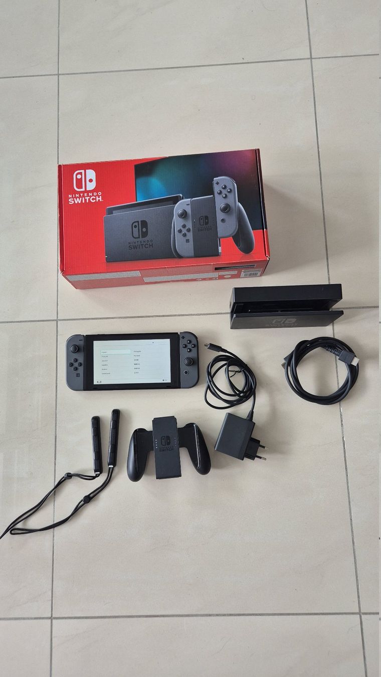 Nintendo Console: Nintendo Switch Grau 3011 – Usato da Münchenbuchsee venduto da MV_Solutions
