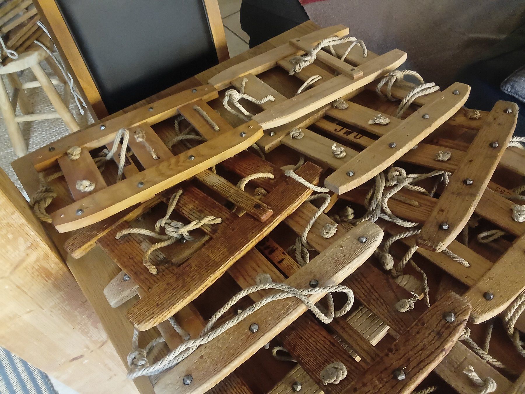 Articoli in legno: 22 Schneebretter CH Armee (einige davon ohne Seil) – Usato da Riniken venduto da Kandergrund86 3