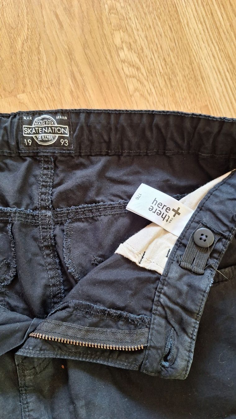 C&A Hosen: Short + Badeshort Gr. 176 – Gebraucht aus Lützelflüh-Goldb von Punktesammler 2